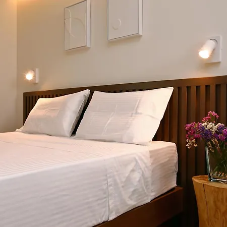 Local Suites - Nea Moudania Chalkidiki Buitenkant foto