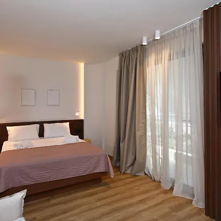 Local Suites - Nea Moudania Chalkidiki Buitenkant foto