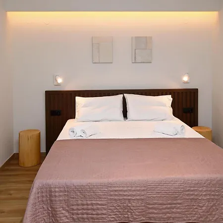 Local Suites - Nea Moudania Chalkidiki Buitenkant foto
