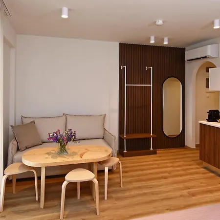 Local Suites - Nea Moudania Chalkidiki Buitenkant foto