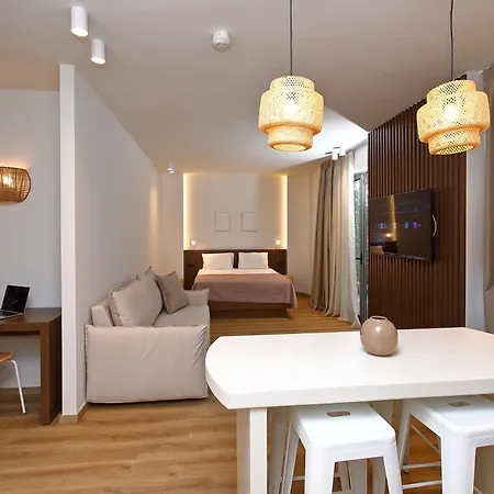 Local Suites - Nea Moudania Chalkidiki Buitenkant foto