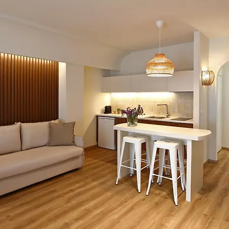 Local Suites - Nea Moudania Chalkidiki Buitenkant foto