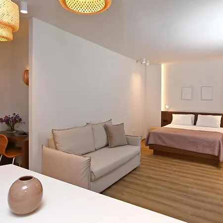 Local Suites - Nea Moudania Chalkidiki Buitenkant foto