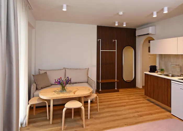 Local Suites - Nea Moudania Chalkidiki